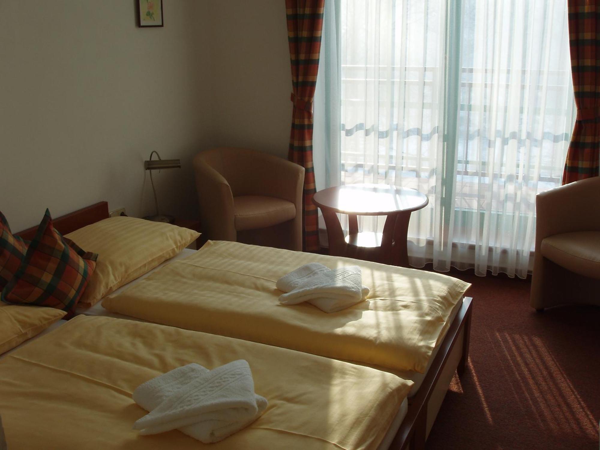 Hotel Loucky Litvínov Exteriör bild