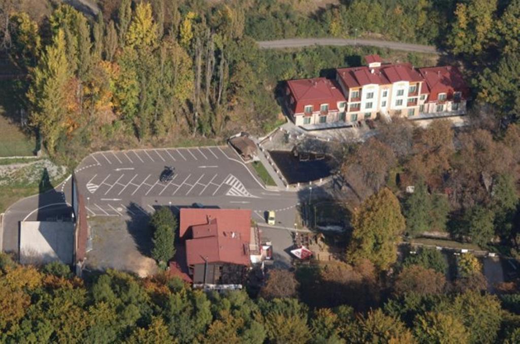Hotel Loucky Litvínov Exteriör bild